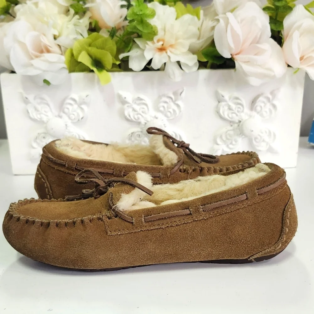 Ugg Suede Chestnut Moccasin Slippers Size 2